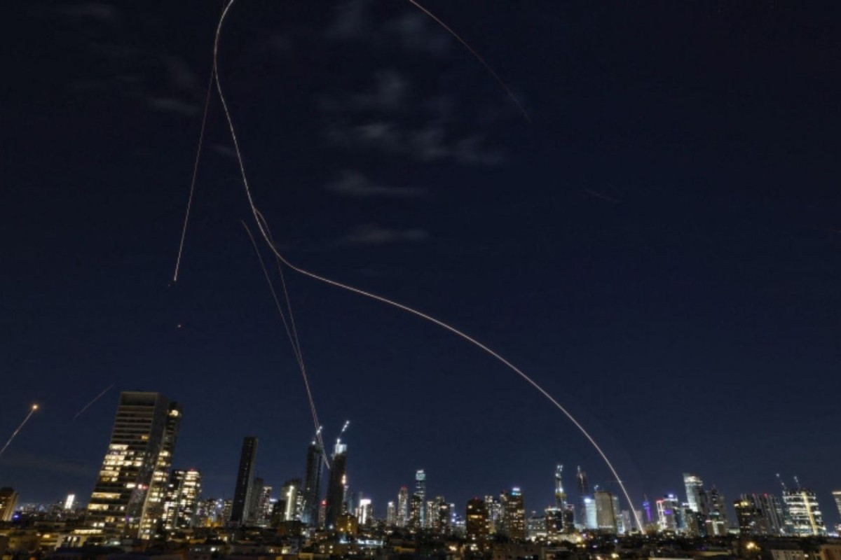 ক্ষেপণাস্ত্র বনাম প্রতিরক্ষা ব্যবস্থা: মধ্যপ্রাচ্যে কার শক্তি কতদিন টিকবে?