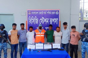 খুলনায় অস্ত্রসহ সাতজন গ্রেপ্তার