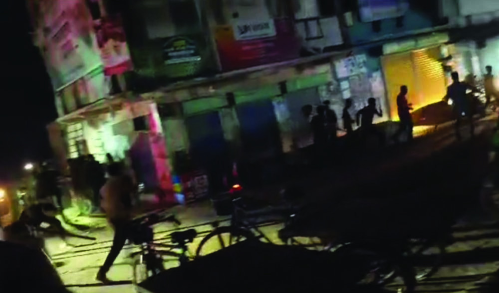 গুরুদাসপুরে বিএনপি সংঘর্ষে পুলিশের সহ আহত পাঁচজন গুরুদাসপুরে বিএনপি দুই পক্ষের সংঘর্ষে পুলিশের সহ আহত পাঁচজন