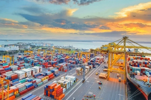 চট্টগ্রাম বন্দরে আরও চার জ্বালানি জাহাজ আসছে