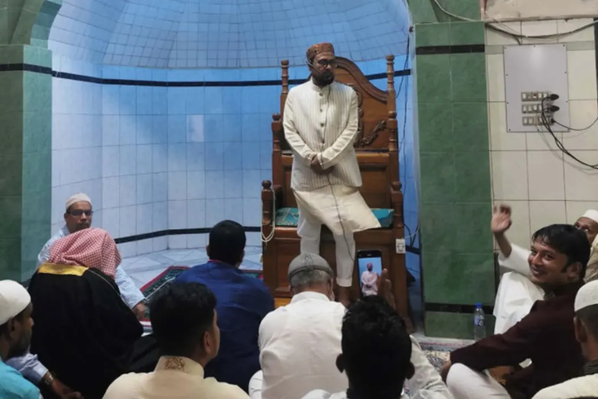 জবি উপাচার্য ইমামতি করলেন প্রধান ঈদ জামাতে