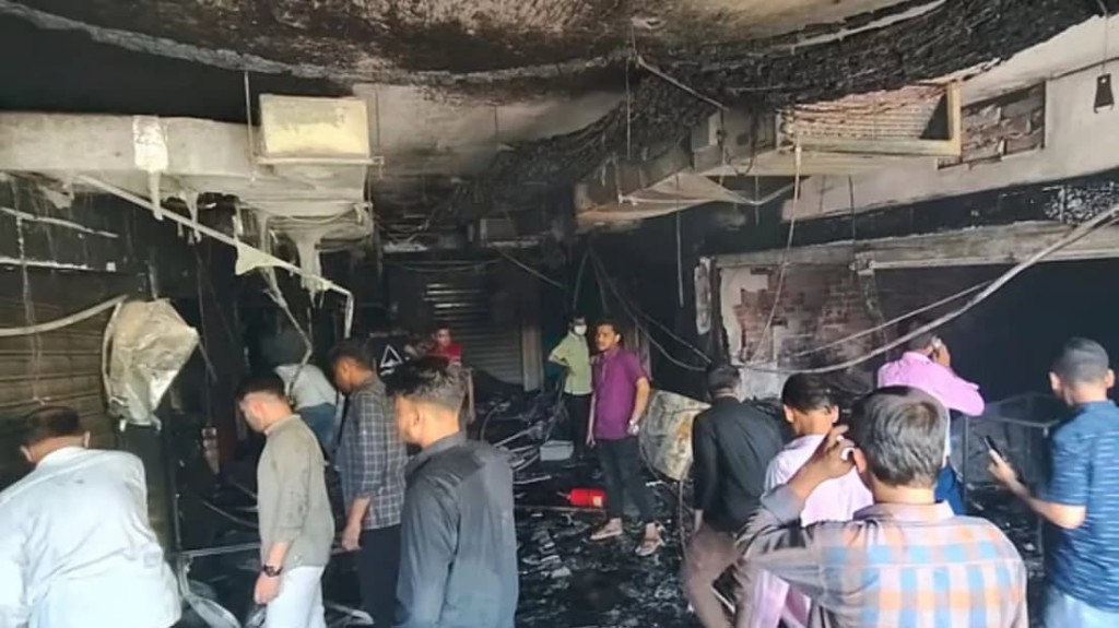 টেরিবাজার অগ্নিকাণ্ডে দুইজনের প্রাণহানি টেরিবাজার অগ্নিকাণ্ডে দুইজনের প্রাণহানি