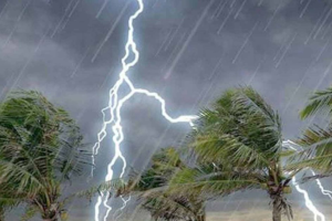 ঢাকাসহ ১২ জেলায় ঝড়ের শঙ্কা, ৮০ কিমি বেগে বাতাস