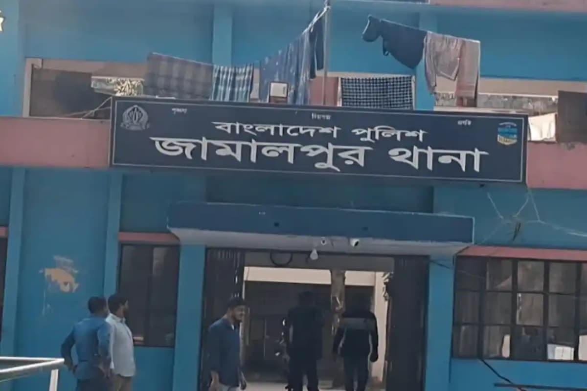থানায় আগুন, আতঙ্কে যা বললেন পুলিশ সদস্যরা