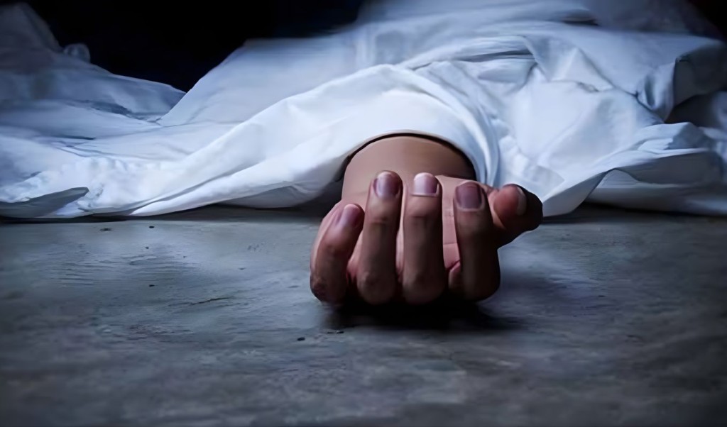 ধানক্ষেতে মিলল রিকশাচালকের গলাকাটা লাশ ধানক্ষেতে মিলল রিকশাচালকের গলাকাটা লাশ