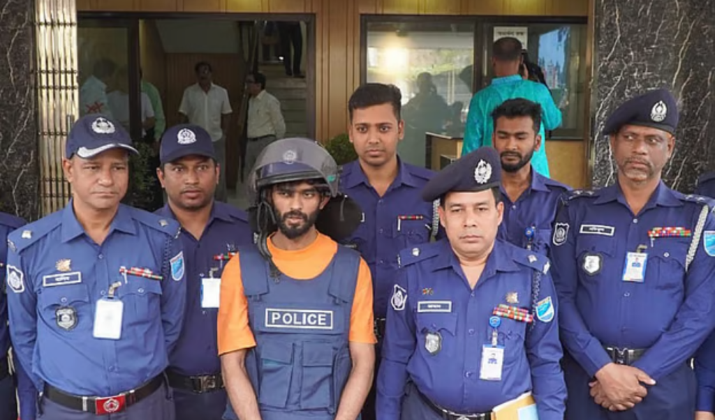 নারায়ণগঞ্জে এএসআইয়ের ছিনতাই হওয়া পিস্তল উদ্ধার নারায়ণগঞ্জে এএসআইয়ের ছিনতাই হওয়া পিস্তল উদ্ধার