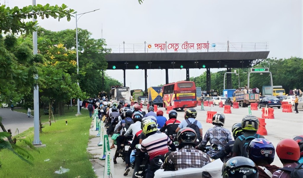 পদ্মা সেতুতে দুই দিনে ৯ কোটি টোল আদায় পদ্মা সেতুতে দুই দিনে ৯ কোটি টোল আদায়