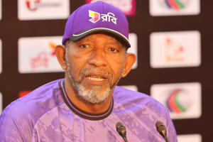 পাকিস্তান সিরিজ দিয়েই বিশ্বকাপ–যাত্রার শুরু: সিমন্স