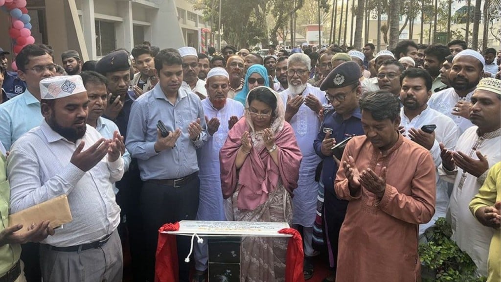প্রশাসনের কর্মকর্তাদের নির্ভয়ে কাজ করার নির্দেশ দিলেন মন্ত্রী প্রশাসনের কর্মকর্তাদের নির্ভয়ে কাজ করার নির্দেশ দিলেন মন্ত্রী