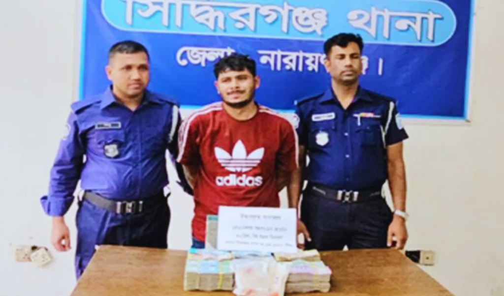 প্রায় ১৯ লাখ টাকাসহ মাদককারবারি গ্রেপ্তার প্রায় ১৯ লাখ টাকাসহ মাদককারবারি গ্রেপ্তার