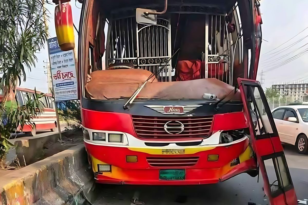 ফতুল্লায় বাসচাপায় নারী নিহত