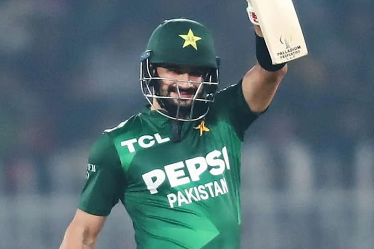 ফারহানের উত্থান, অভিষেকের চাপে শীর্ষ