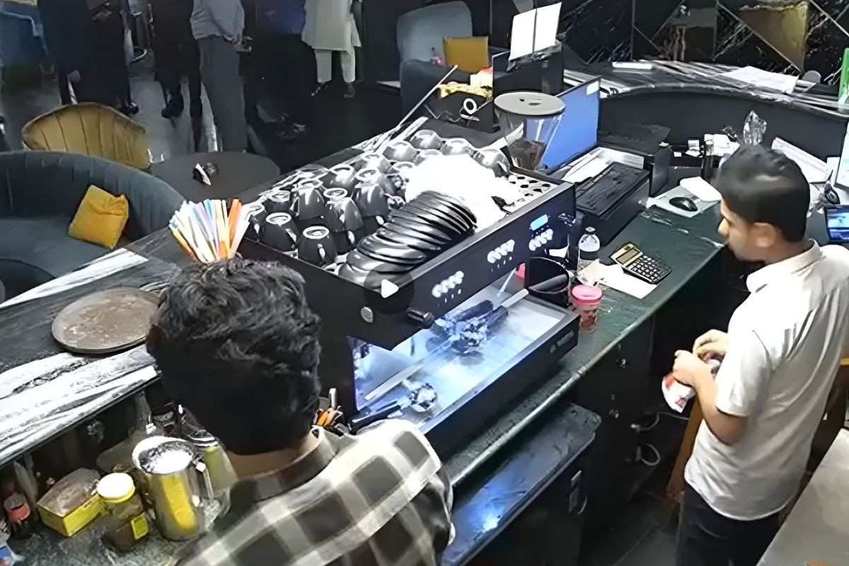 বনানীতে সিসা বার পুলিশের অভিযান তৎপরতা