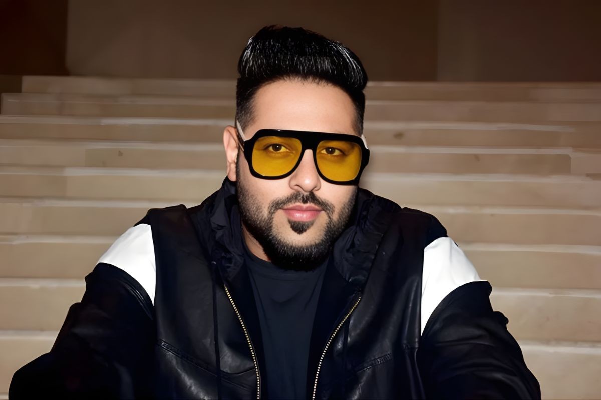 বাদশাহর গান বিতর্কে গ্রেফতার দাবি উঁচু