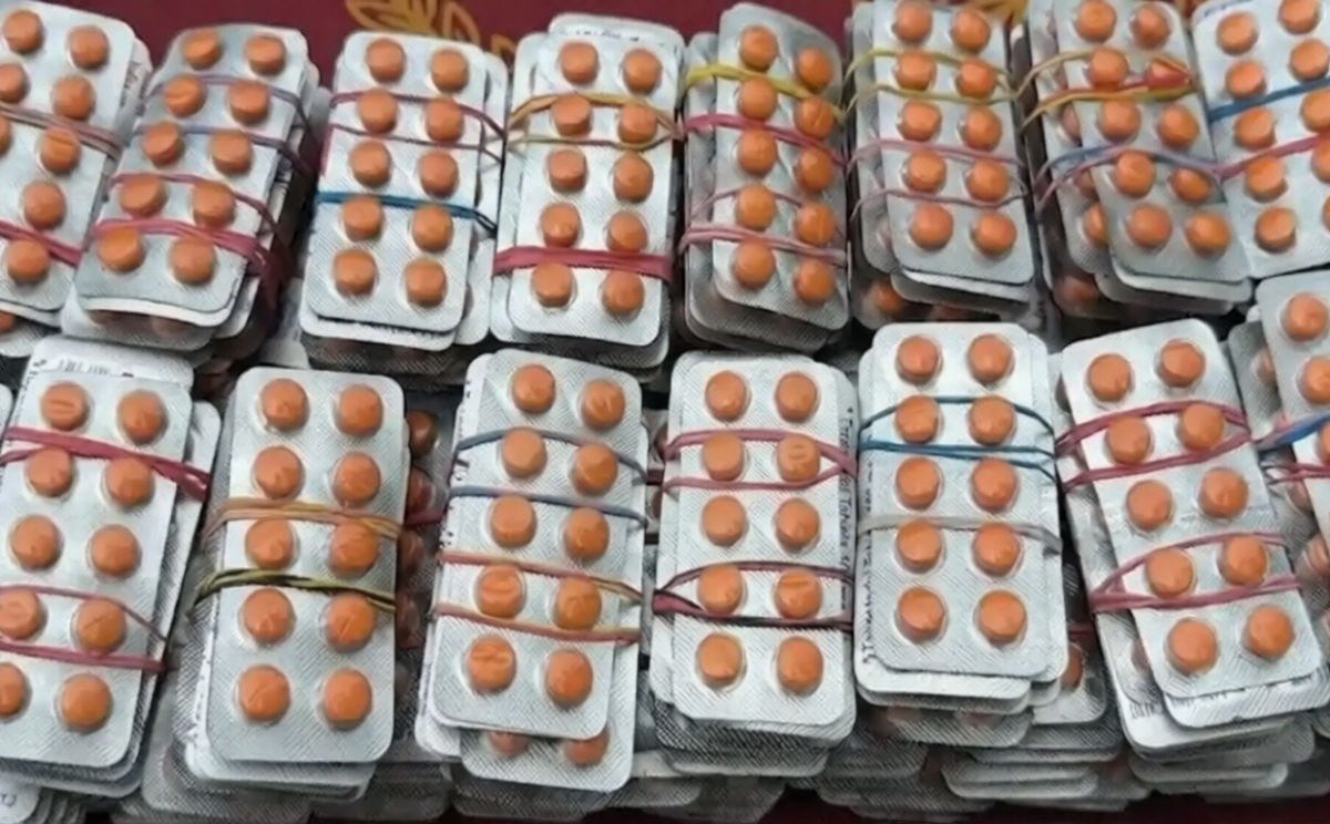 বিরামপুরে নারী মাদক ব্যবসায়ী আটক
