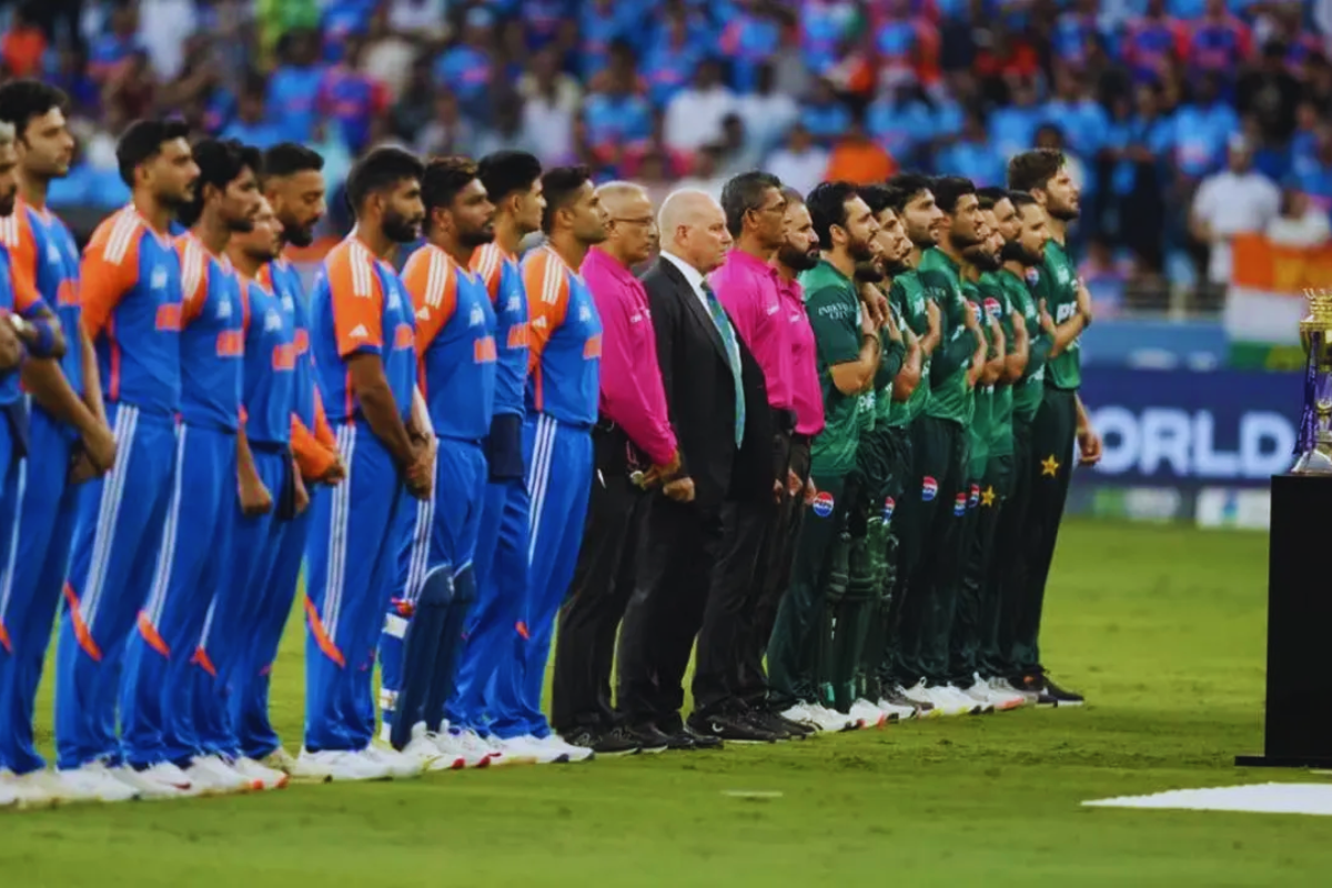 ভারতের ডিএনএতে ট্রফি, পাকিস্তান নকআউটেই পরাজিত