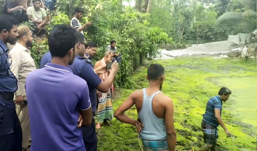 ভোলায় পুকুর থেকে গুলিসহ পিস্তল উদ্ধার ভোলায় পুকুর থেকে গুলিসহ পিস্তল উদ্ধার