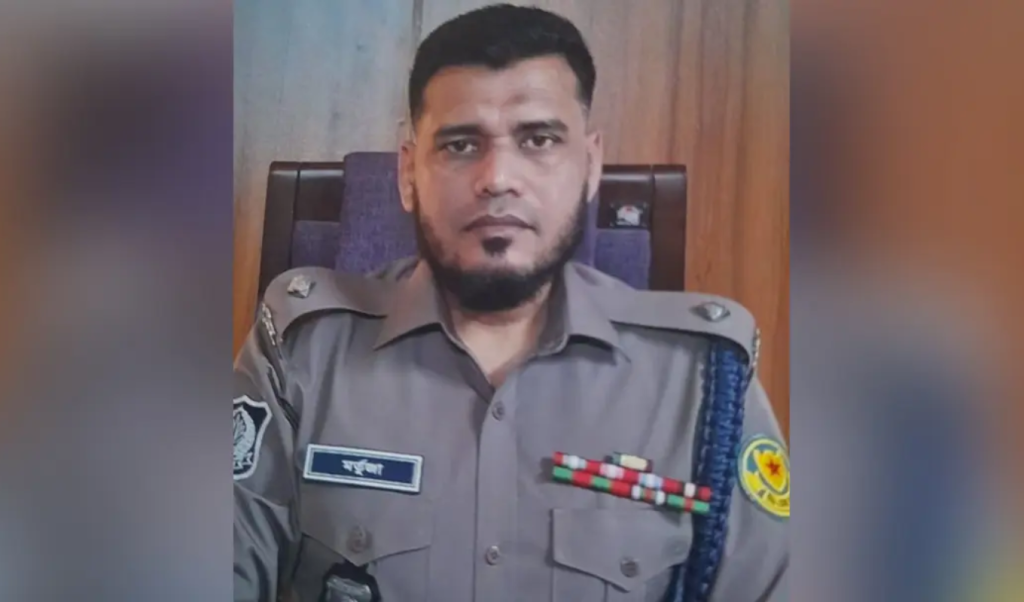 মগবাজার পাঞ্জাবি বিতর্কে হাতিরঝিল থানার ওসি ক্লোজড মগবাজার পাঞ্জাবি বিতর্কে হাতিরঝিল থানার ওসি ক্লোজড