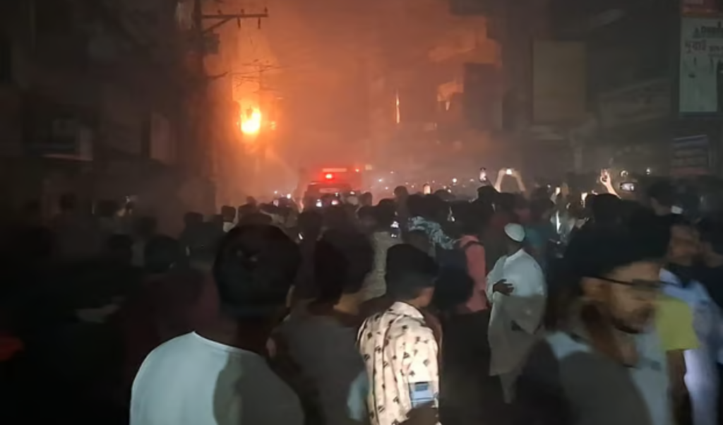 মাওনা চৌরাস্তায় ট্রান্সফরমার বিস্ফোরণে একজনের মৃত্যু মাওনা চৌরাস্তায় ট্রান্সফরমার বিস্ফোরণে একজনের মৃত্যু
