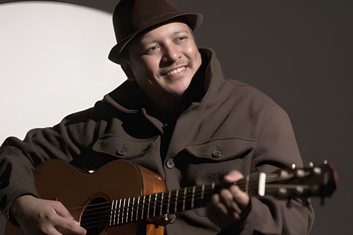 মিনারের প্রথম প্রেম ও ‘বড় মামা’ রহস্য