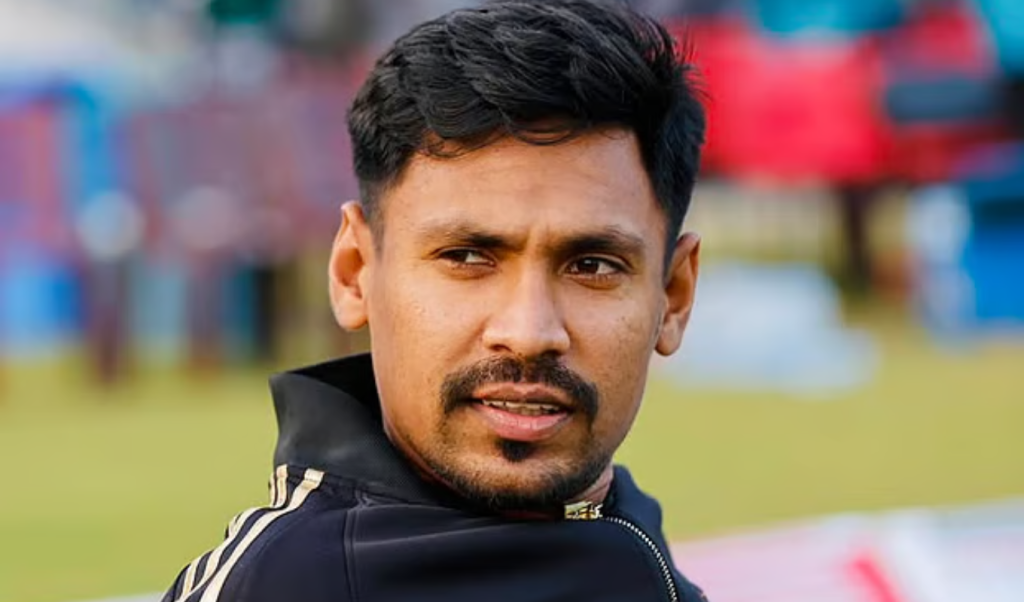 মোস্তাফিজ হানড্রেডে পেলেন প্রথম বাংলাদেশি দল মোস্তাফিজ হানড্রেডে পেলেন প্রথম বাংলাদেশি দল