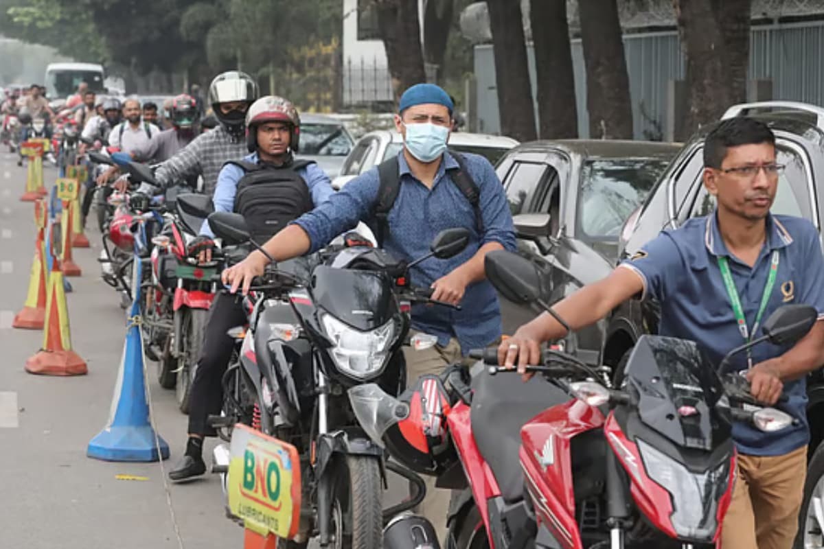 রাজধানীর চালকদের তেলের জন্য ধৈর্য পরীক্ষা