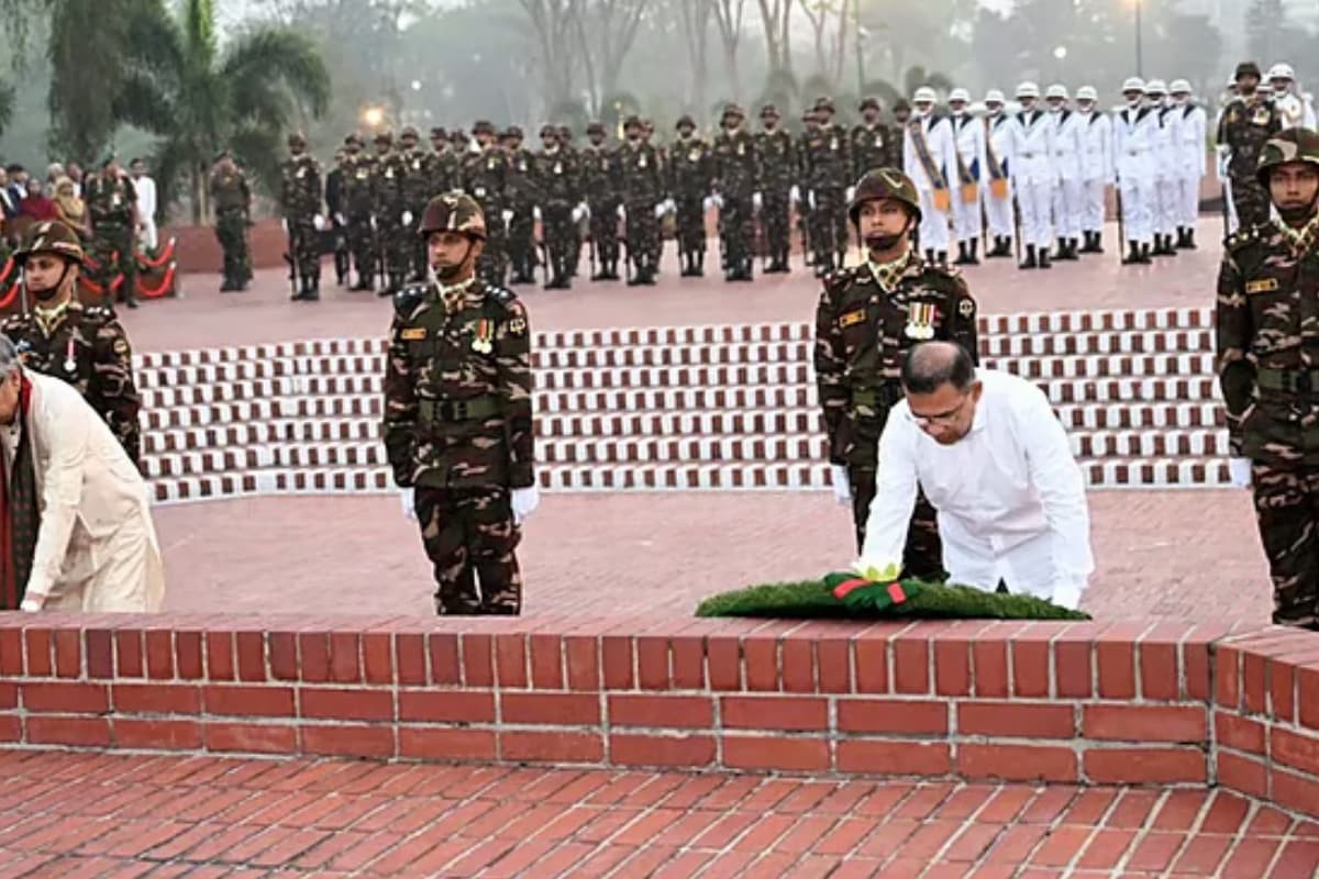 রাষ্ট্রপতি-প্রধানমন্ত্রীর স্মৃতিসৌধে শ্রদ্ধা নিবেদন