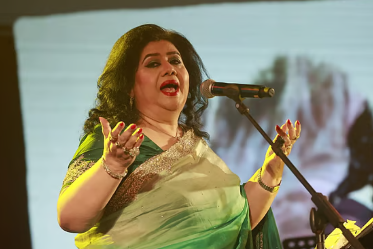 রুনা লায়লার গানে টোটো ভাষা নবজীবন