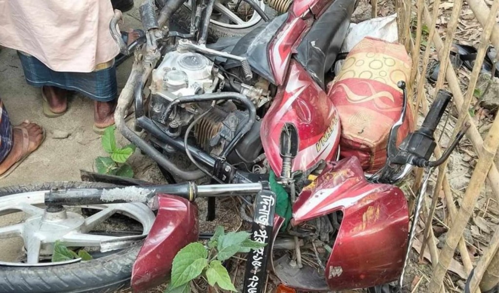 লালমনিরহাটে ট্রাক দুর্ঘটনায় একই পরিবারের মৃত্যু