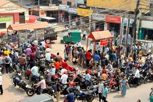 সাতক্ষীরায় ফুয়েল কার্ডে তেল বাধ্যতামূলক
