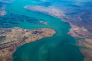 হরমুজ প্রণালী নাবিকদের জন্য ইরানের শর্তসাপেক্ষ অনুমতি