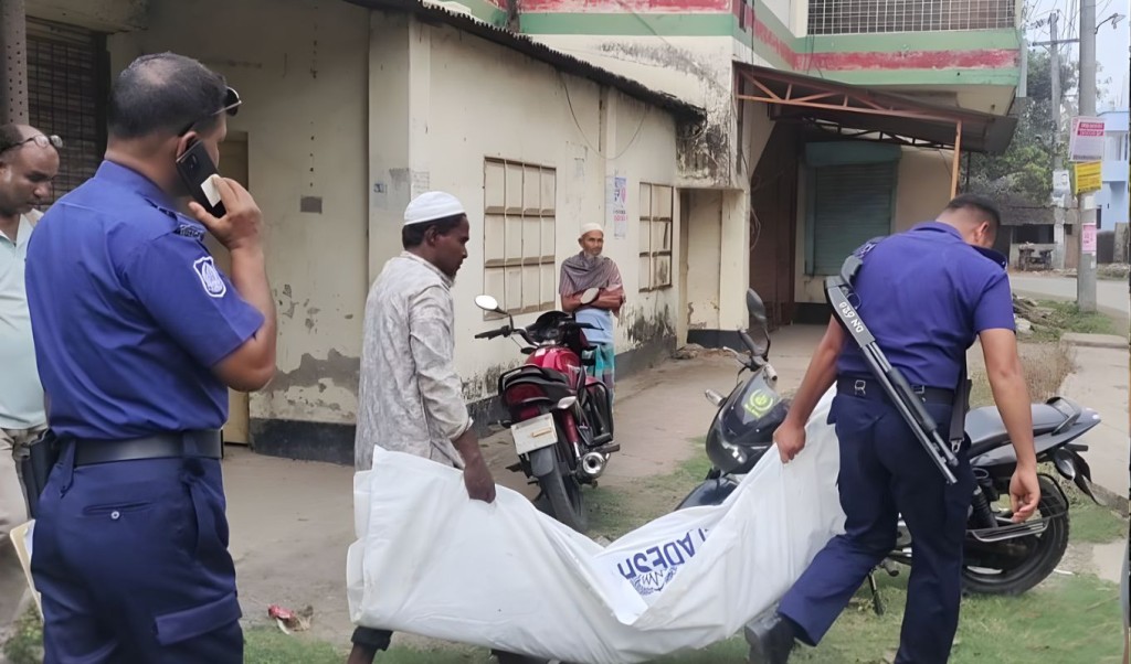 হিলিতে মাদকসেবীর রহস্যময় মৃত্যু 6 হিলিতে মাদকসেবীর রহস্যময় মৃত্যু হিলিতে মাদকসেবীর রহস্যময় মৃত্যু