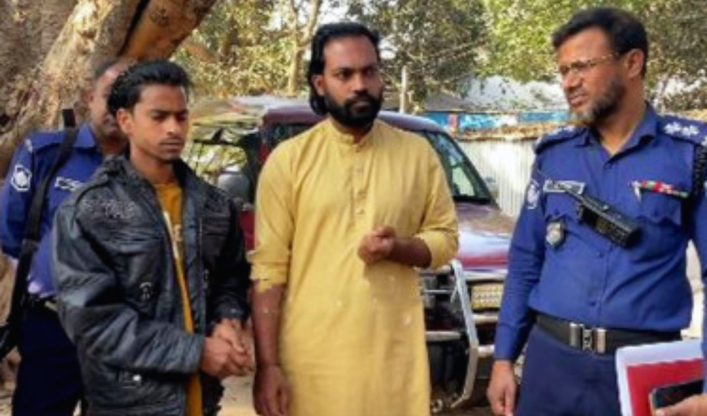 ৩ পিস ইয়াবাসহ দুই ইউটিউবার এক মাস কারাদণ্ড পেলেন ৩ পিস ইয়াবাসহ দুই ইউটিউবার এক মাস কারাদণ্ড পেলেন