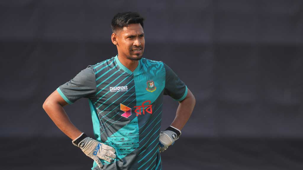 দুর্ভাগ্যজনক এক দিন: মাঠের বাইরে থেকেও মোস্তাফিজের তিন দলের পরাজয়