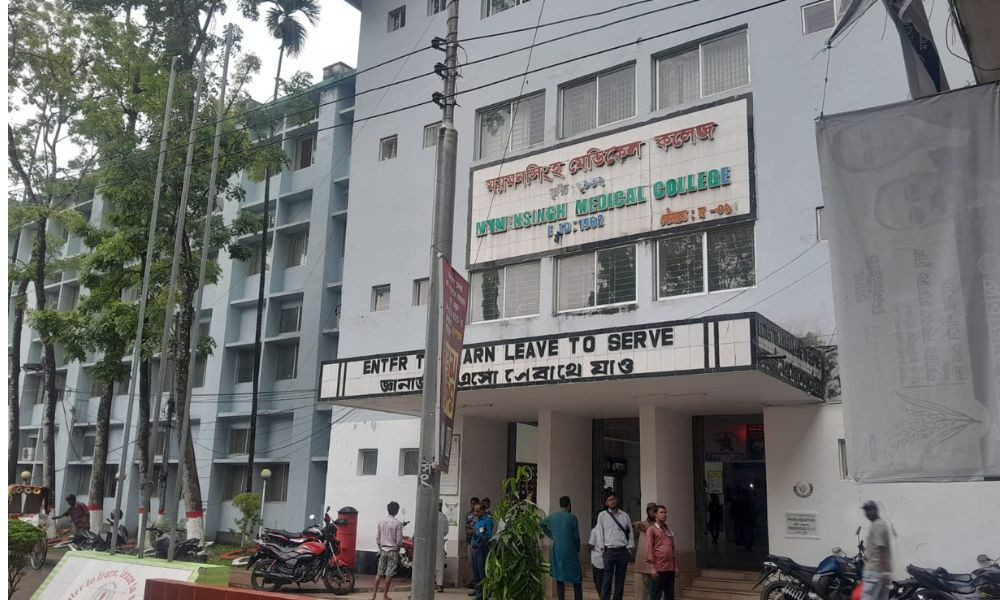 ময়মনসিংহ মেডিক্যাল কলেজে শিক্ষার্থীদের সংঘর্ষ: ছাত্রাবাস বন্ধ ও ক্লাস-পরীক্ষা স্থগিত
