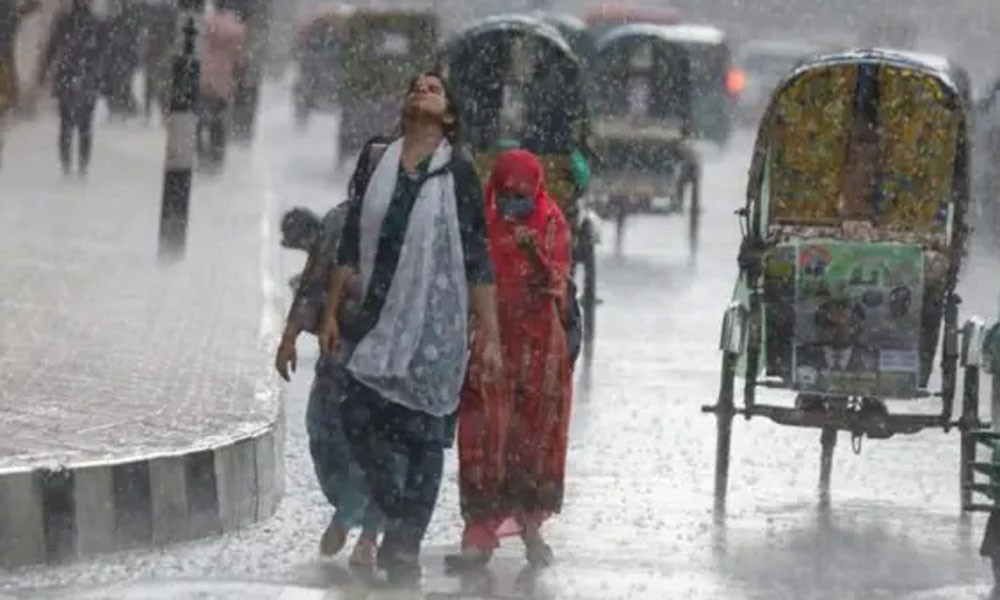 সাত বিভাগে বজ্রসহ বৃষ্টির পূর্বাভাস: কয়েক জেলায় শিলাবৃষ্টির সম্ভাবনা