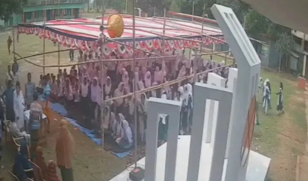 BNP Official Halts School Ceremony Over Invitation Dispute দাওয়াত না দেওয়ায় এক বিএনপি নেতার নেতৃত্বে এসএসসি পরীক্ষার্থীদের বিদায় অনুষ্ঠানে বিশৃঙ্খলা সৃষ্টি