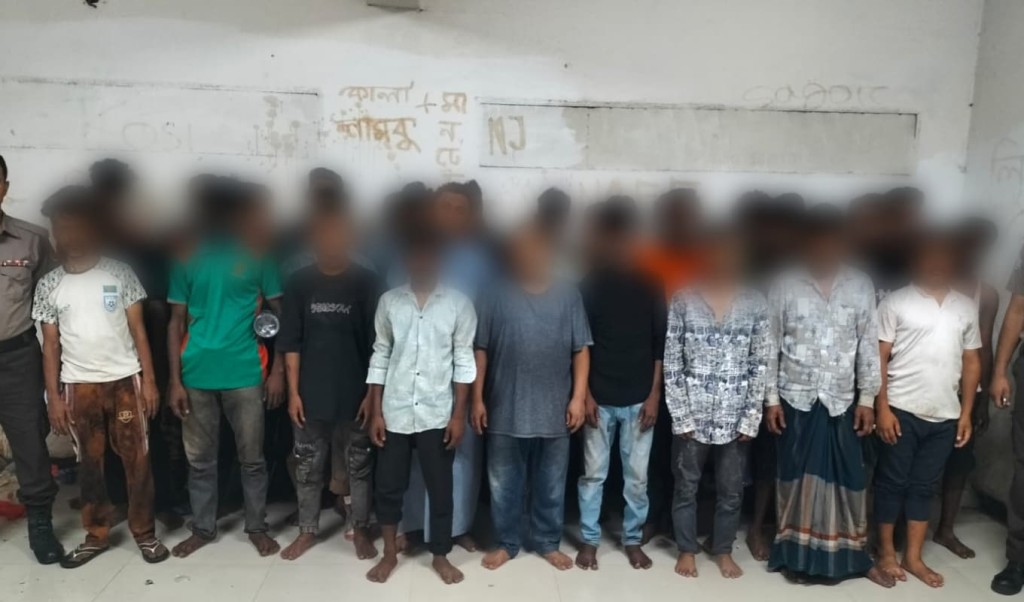 Metropolitian Police Apprehend 72 Suspects in Comprehensive Tejgaon Operation তেজগাঁও বিভাগে পুলিশের সাঁড়াশি অভিযান: বিভিন্ন অপরাধে জড়িত ৭২ জন গ্রেফতার