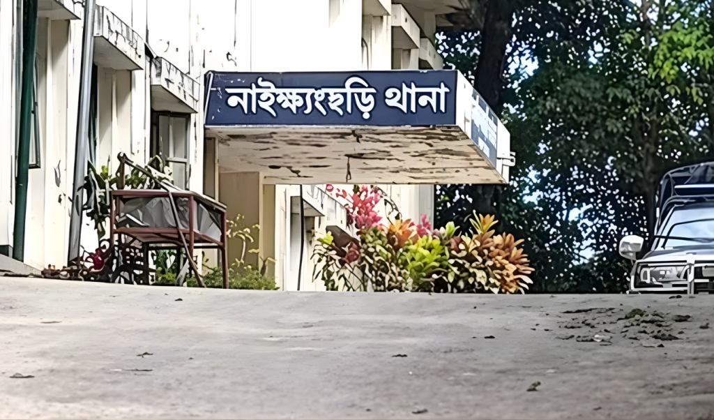 আলীক্যং পাহাড়ে অস্ত্রধারী দল তিন রাবার শ্রমিক অপহরণ আলীক্যং পাহাড়ে অস্ত্রধারী দল তিন রাবার শ্রমিক অপহরণ