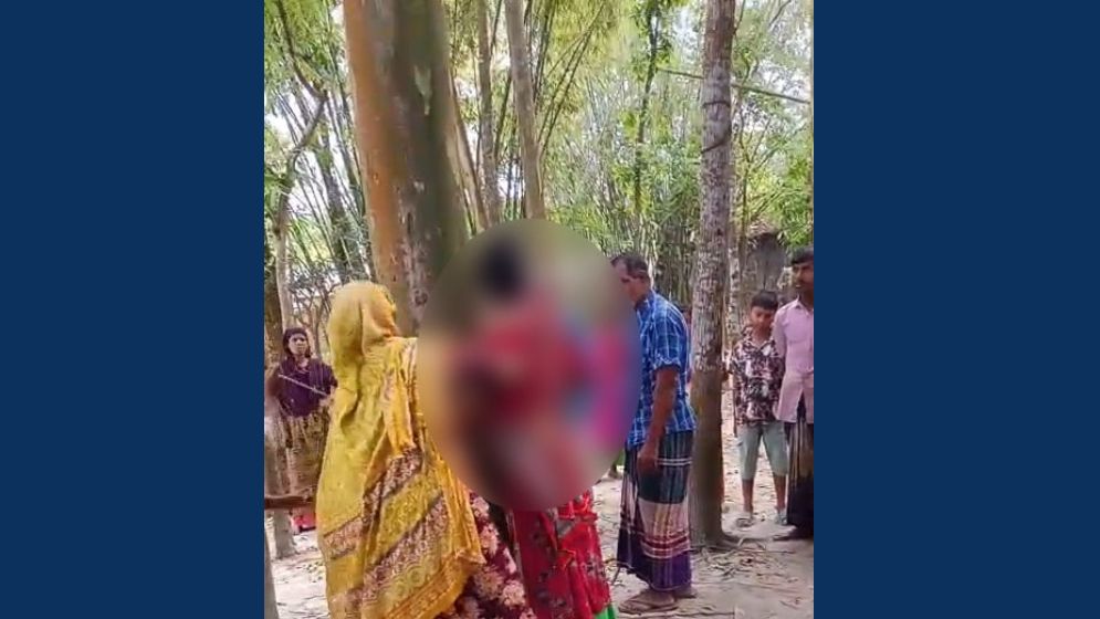 করলা চুরির অভিযোগে নারীর নির্যাতন করলা চুরির অভিযোগে নারীর নির্যাতন