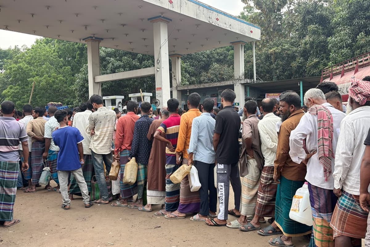 কালুখালীতে তেল সংকটে কৃষক অসহায় সেচ কার্যক্রম স্থগিত