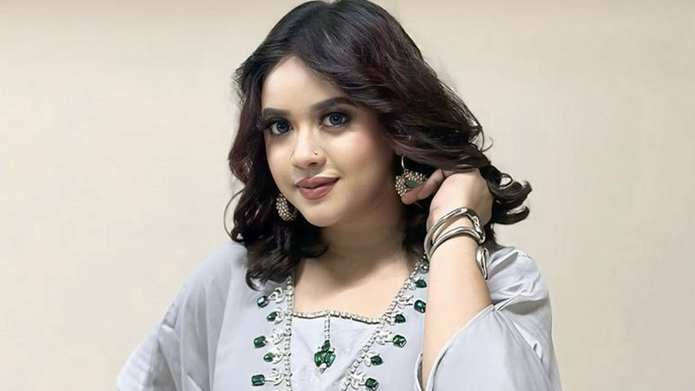 কুয়ালালামপুরে প্রথমবার কনসার্ট করতে যাচ্ছেন সংগীতশিল্পী ঐশী