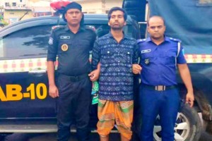 কোদাল হামলায় তিনজন নিহত ফরিদপুর