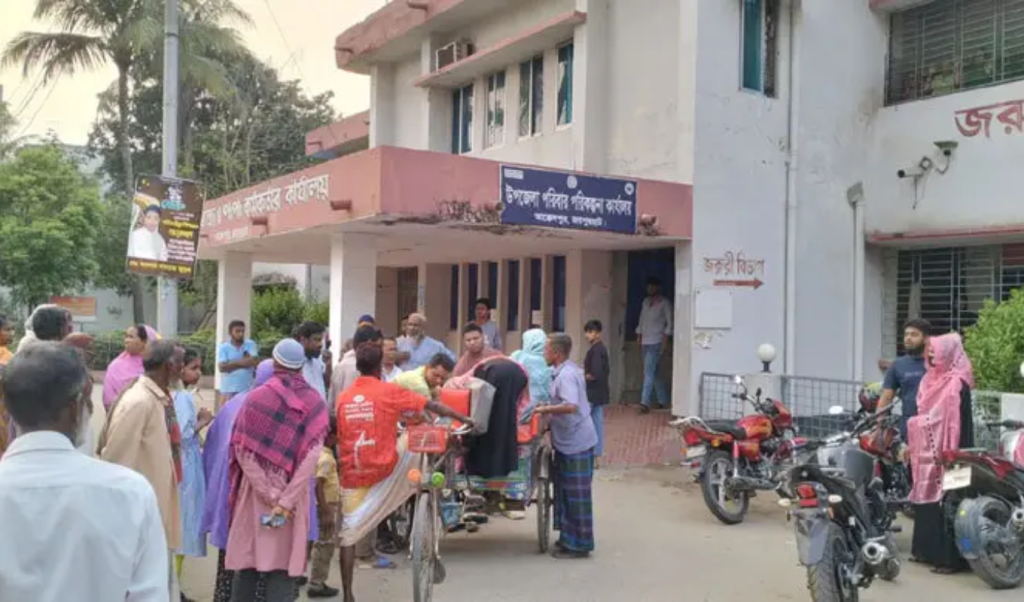 খাবারের সময় চিকিৎসকের অনুপস্থিতিতে শিক্ষিকার মৃত্যু হাসপাতলে খাবারের সময় চিকিৎসকের অনুপস্থিতিতে শিক্ষিকার মৃত্যু হাসপাতলে