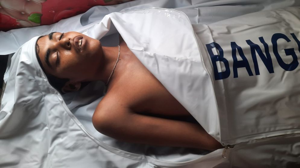 খেলার মাঠে বাছুর ঢোকায় কিশোরকে পিটিয়ে হত্যার অভিযোগ: অভিযুক্ত প্রধান শিক্ষকের ছেলে