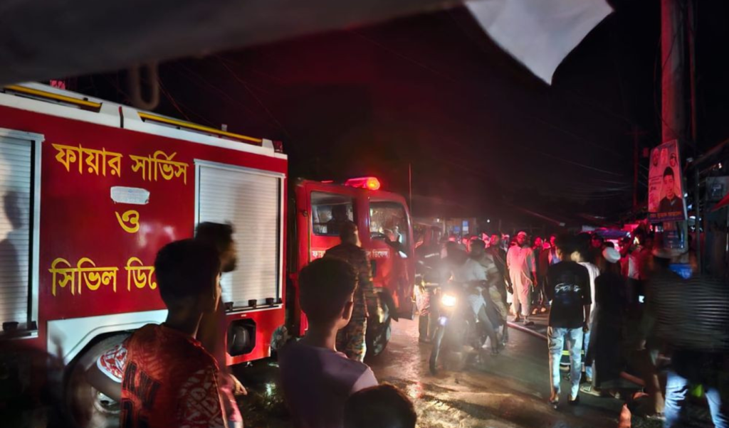 গলাচিপায় পেট্রোল শপে আগুন এক ব্যক্তি দগ্ধ আহত গলাচিপায় পেট্রোল শপে আগুন, এক ব্যক্তি দগ্ধ আহত