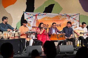 গানে-গানে মুখর সিডনির অপেরা হাউস
