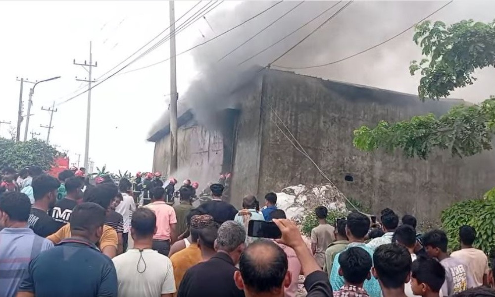 চট্টগ্রামে ঝুট গুদামে অগ্নিসংযোগ
