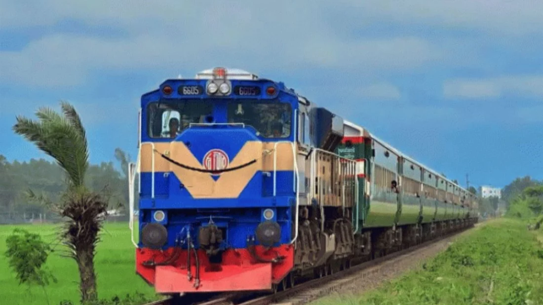 চারঘাটে ট্রেন দুর্ঘটনায় দুই মৃত্যু