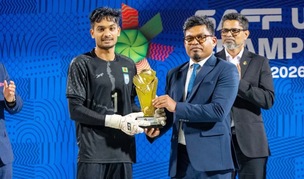 টুর্নামেন্ট সেরা মাহিন, শিরোপা উৎসর্গ করলেন দেশের নামে 3 টুর্নামেন্ট সেরা মাহিন, শিরোপা উৎসর্গ করলেন দেশের নামে
